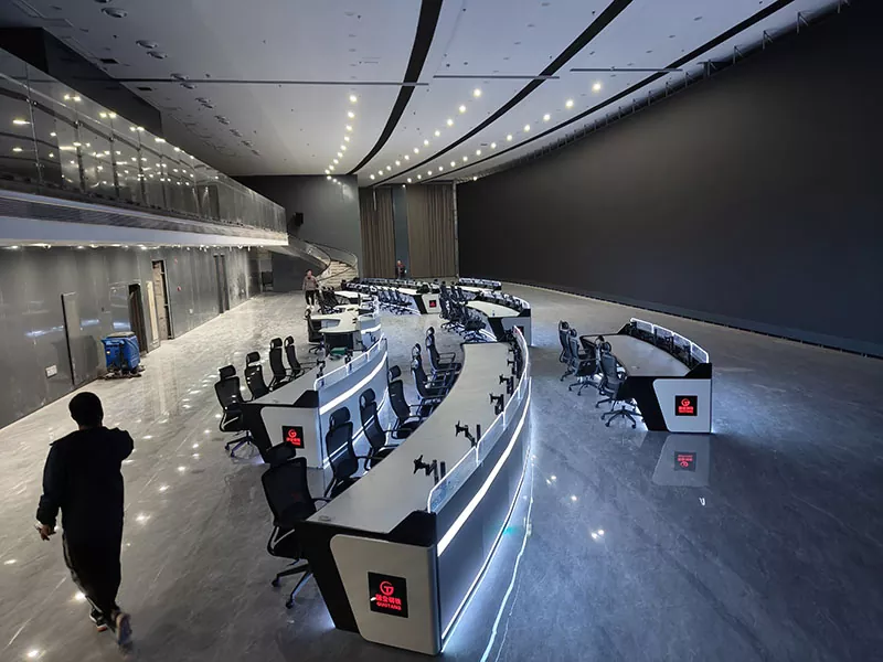 Konsol ngawasi mlengkung